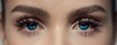 Castor oil for eyelashes and eyebrows