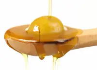 Яєчна маска з коньяком для сухого волосся